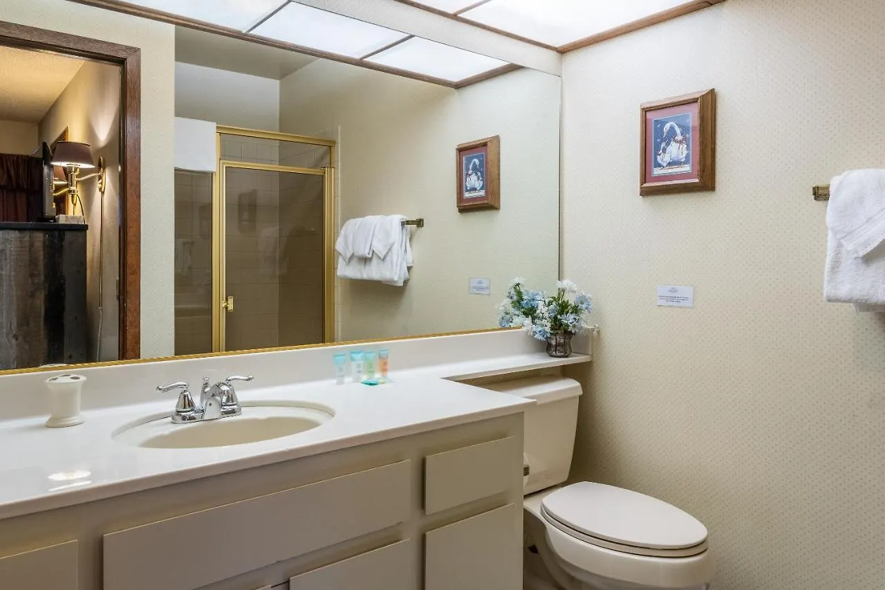 Spacious Winterset 26 2 Bedrm Plus Loft 3 Full Bathrm Townhome Sleeps 8 Steps To Free Town Shuttle Mammoth Lakes